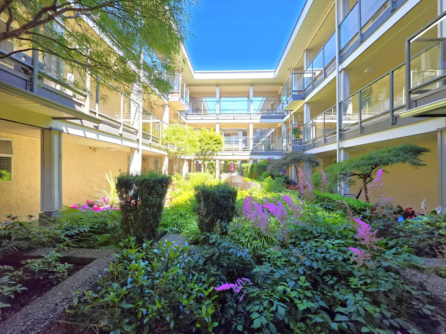 303 15255 18th Avenue, South Surrey