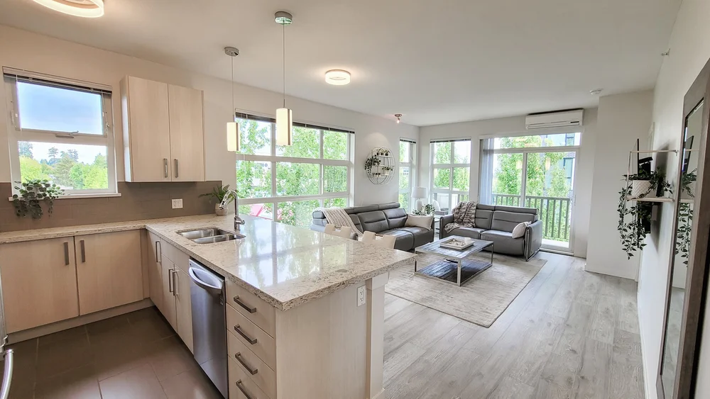 415 15168 19th Avenue, Sunnyside