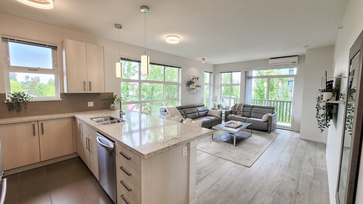 415 1158 19th Avenue, Surrey