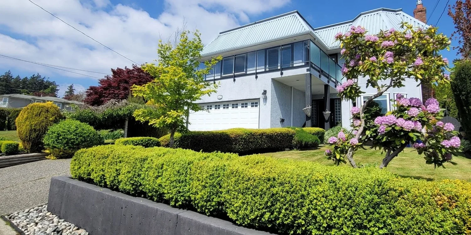 15627 Buena Vista Avenue, White Rock