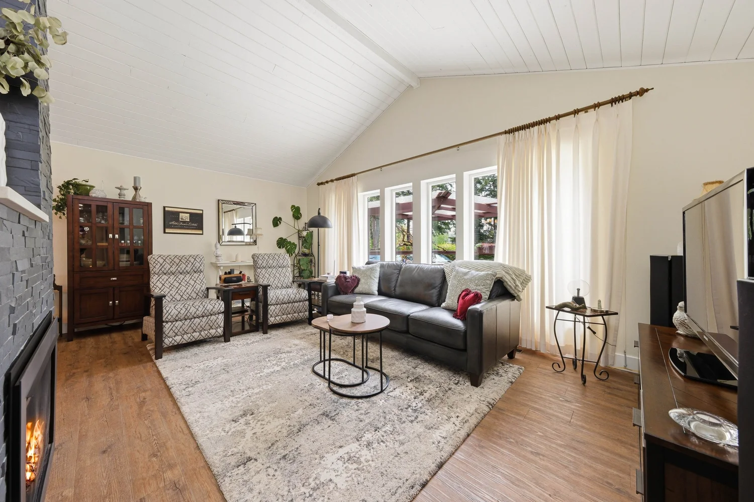 23541 24 ave photo 4