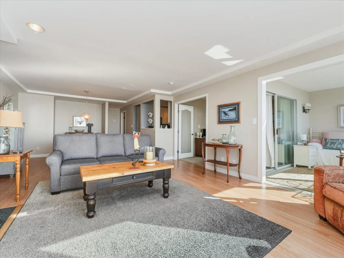303 15165 Marine Drive photo 6
