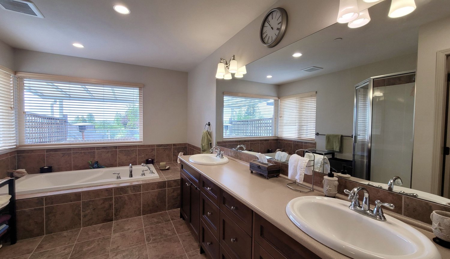 15974 BUENA VISTA AVE White Rock photo 13