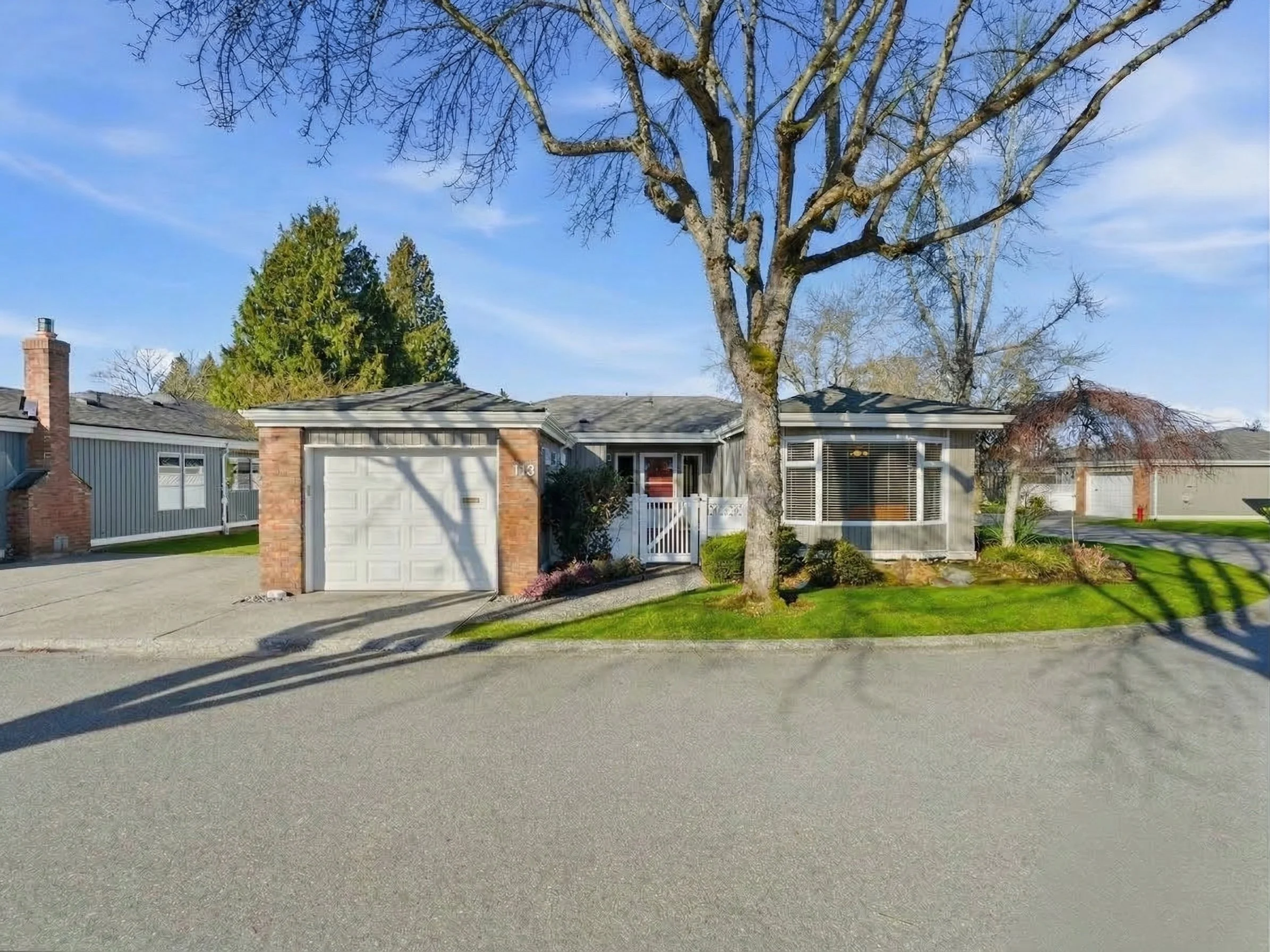 A Rare 'Unicorn' in South Surrey: Detached Rancher Living at Ocean Bluff Court