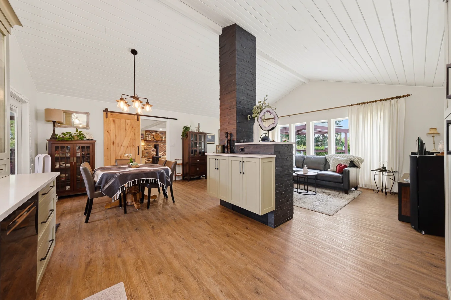 23541 24 ave photo 8