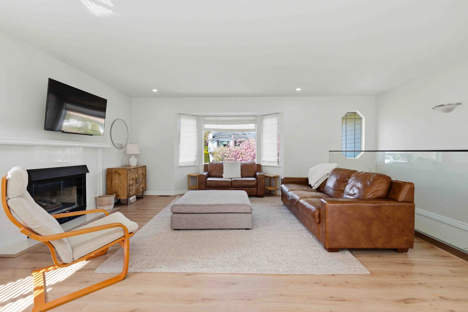 16162 8A Ave photo 2