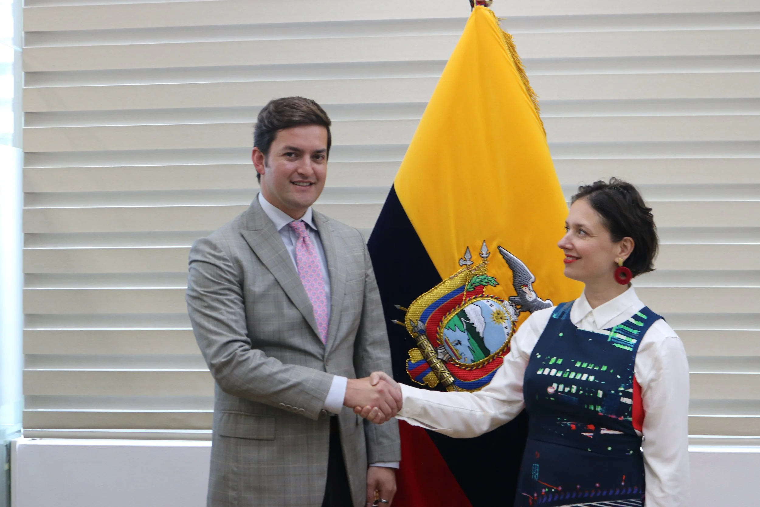 Esteban Torres entregó reconocimiento al Distrito 4400 de Rotary International por su centenario en Ecuador