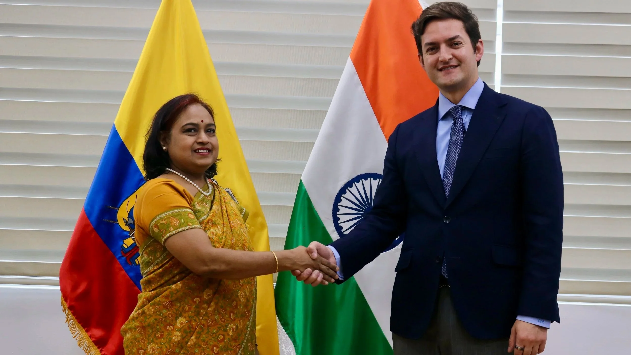 El presidente encargado de la Asamblea Nacional, Esteban Torres Cobo, recibió en visita protocolar a la embajadora de la República de la India, su excelencia Anita Shukla
