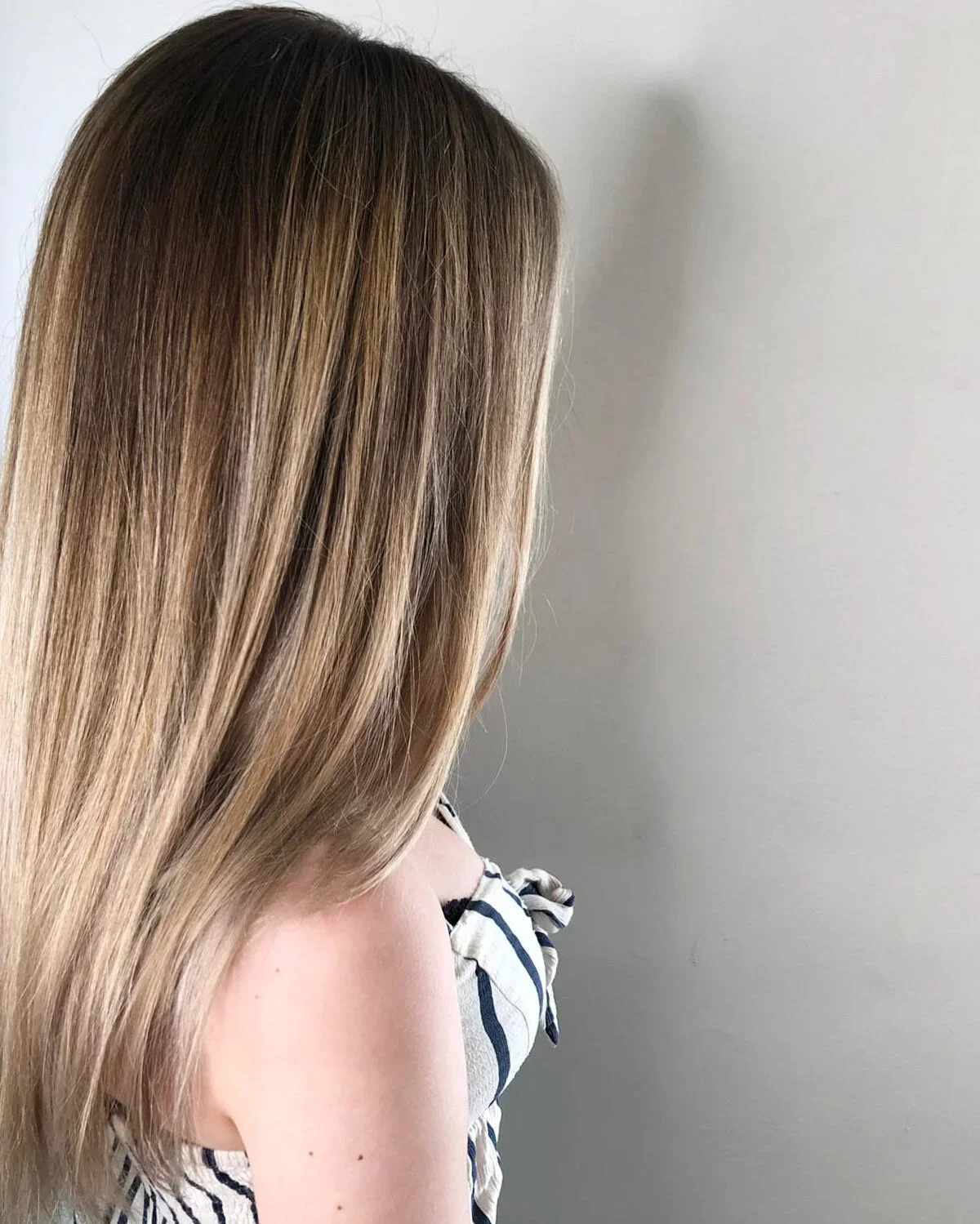 Hiusten Balayage värjäys Hair Design Helsinki kampaamossa