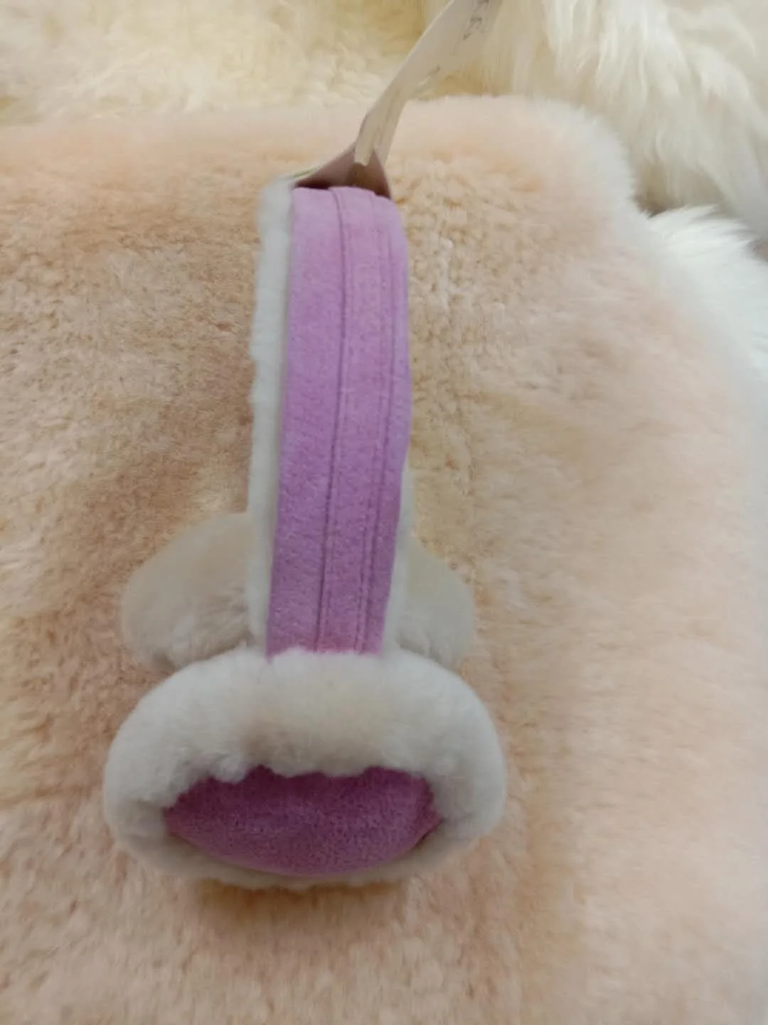 *Ozwear UGG SHEEPSKIN EARMUFFS