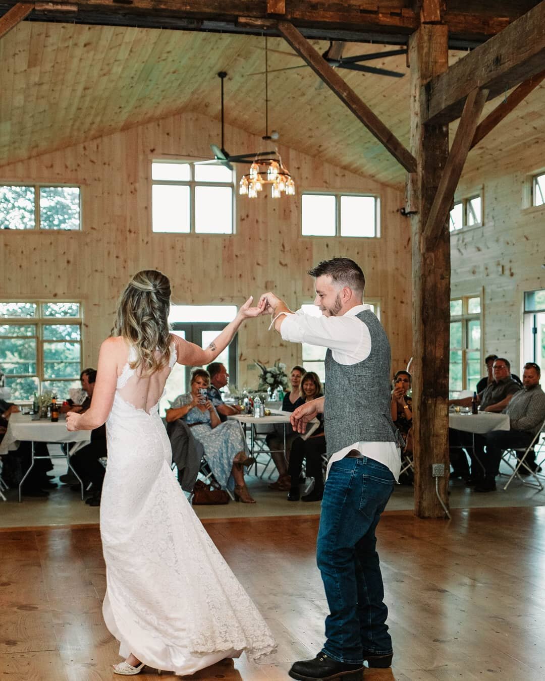 Dancing into the new year here at Bluebird!

📸: @jess_gregg_photo 
👰🏼: @kellemay01