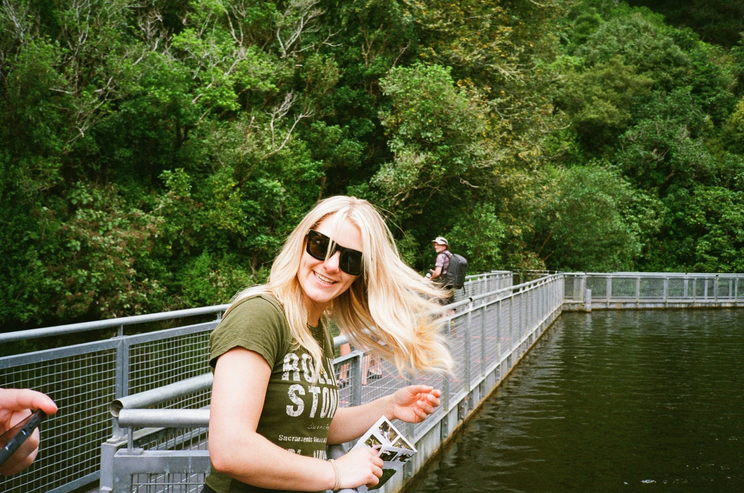 (Wellington) - At the bird sanctuary. In the photo is my cousin Marieta.