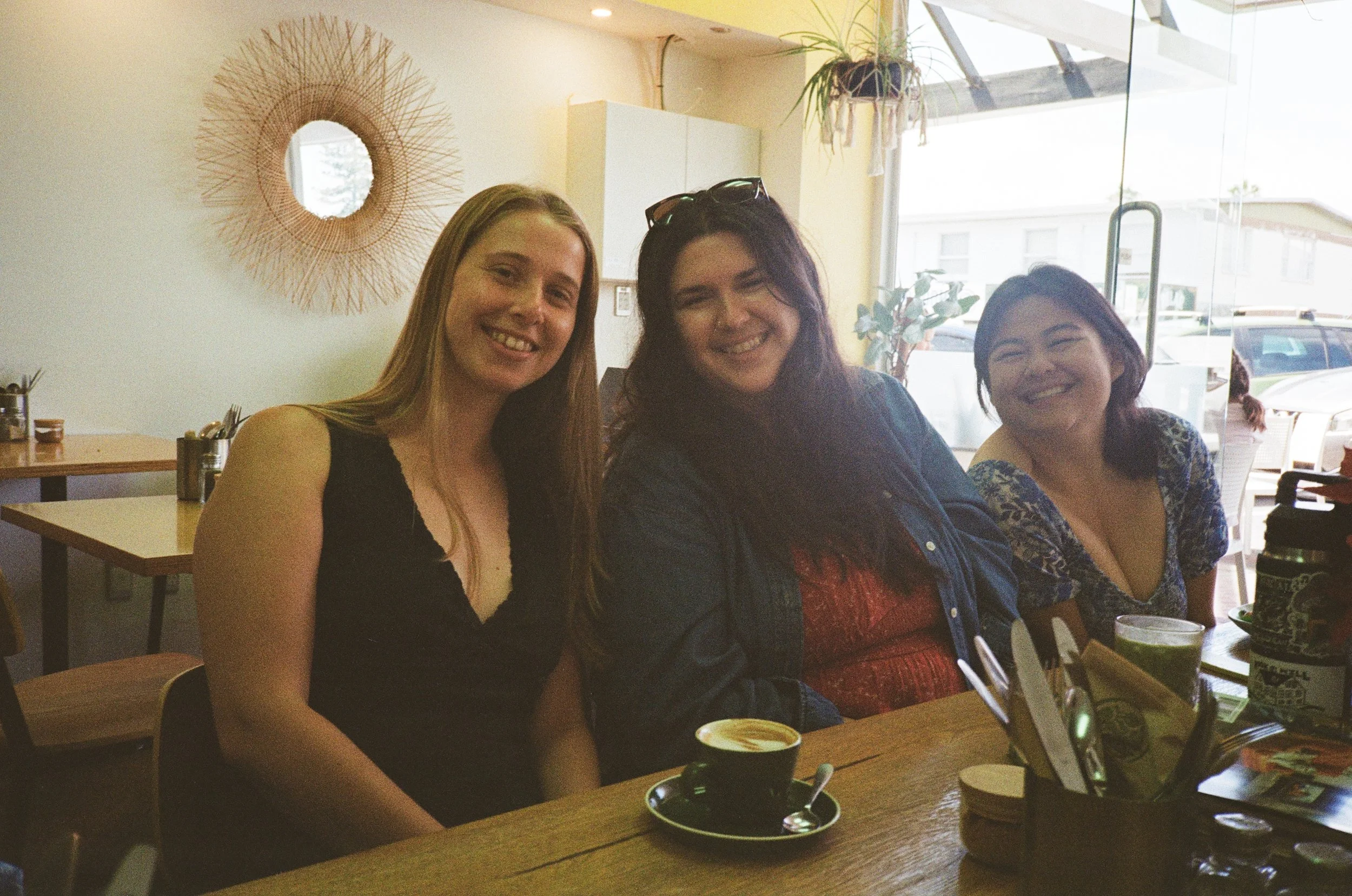 (Tauranga) - The day before the wedding, all the girls got our nails done and then had brunch. In the photo is Christina and one of her two of her friends from college.