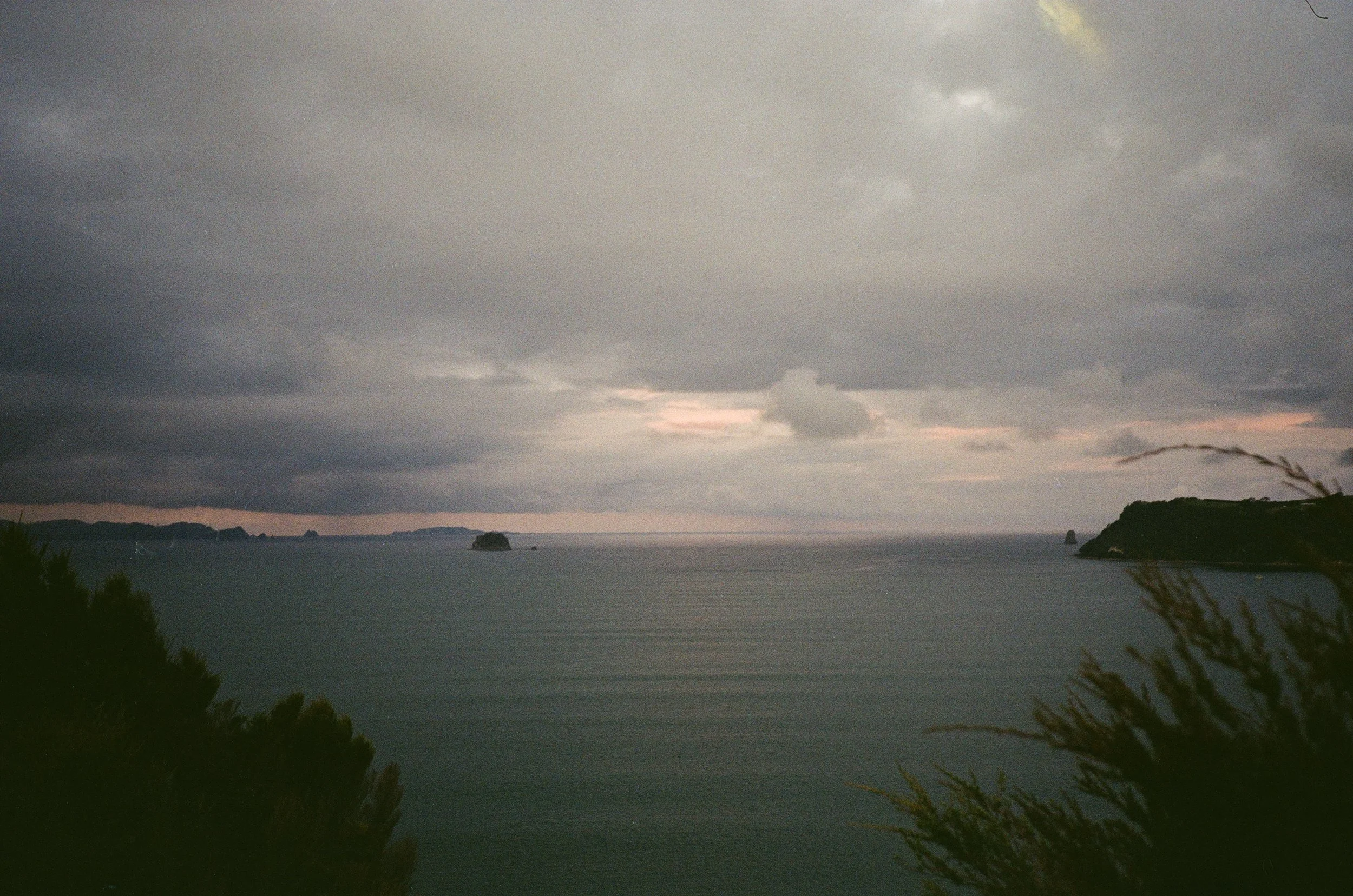 (Cooks Beach) - Drove up to a lookout point at sunset.