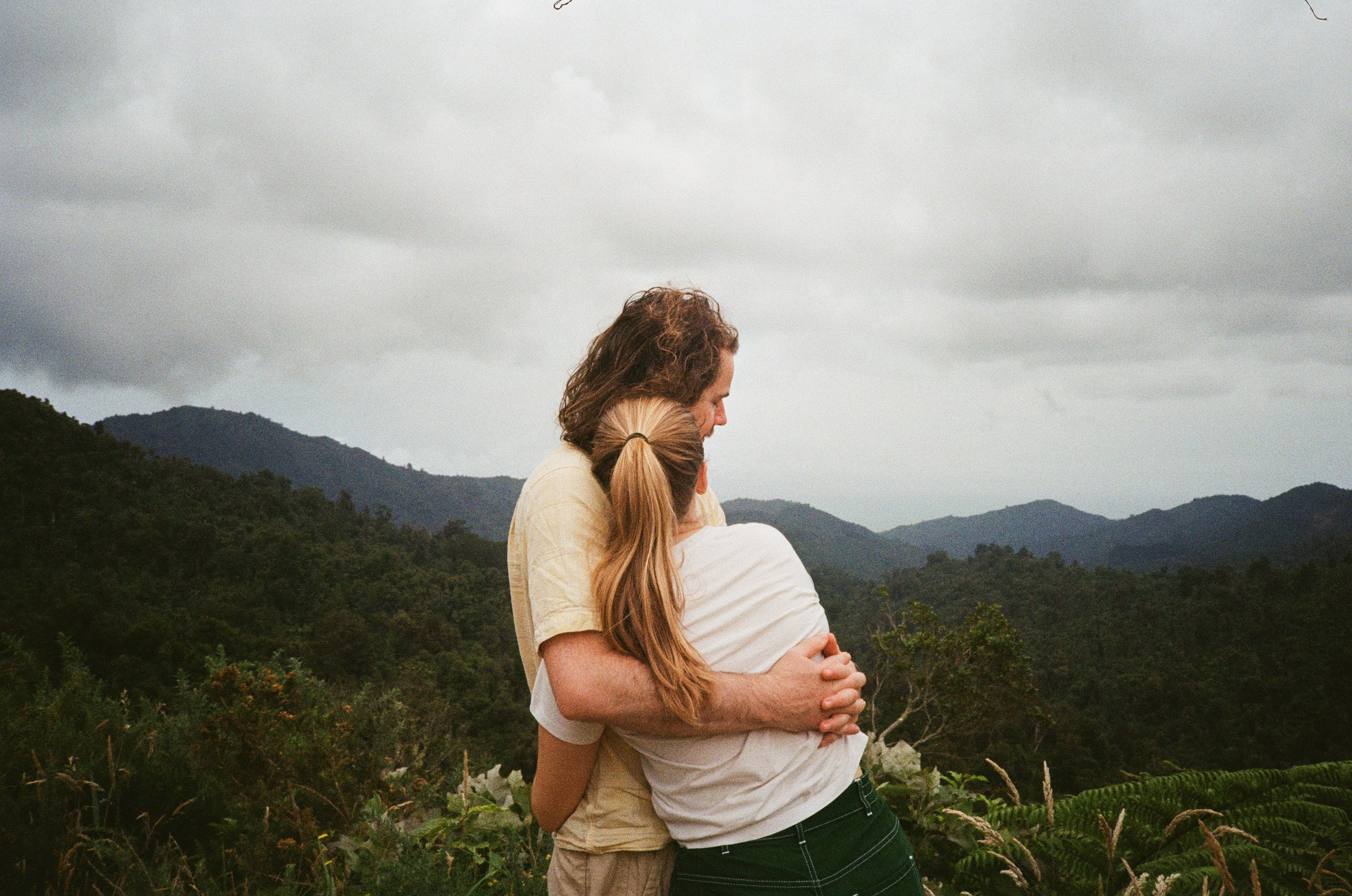 (Middle of the north tip of the island on our way to Cooks Beach) - I caught a moment between Robbie and Christina 