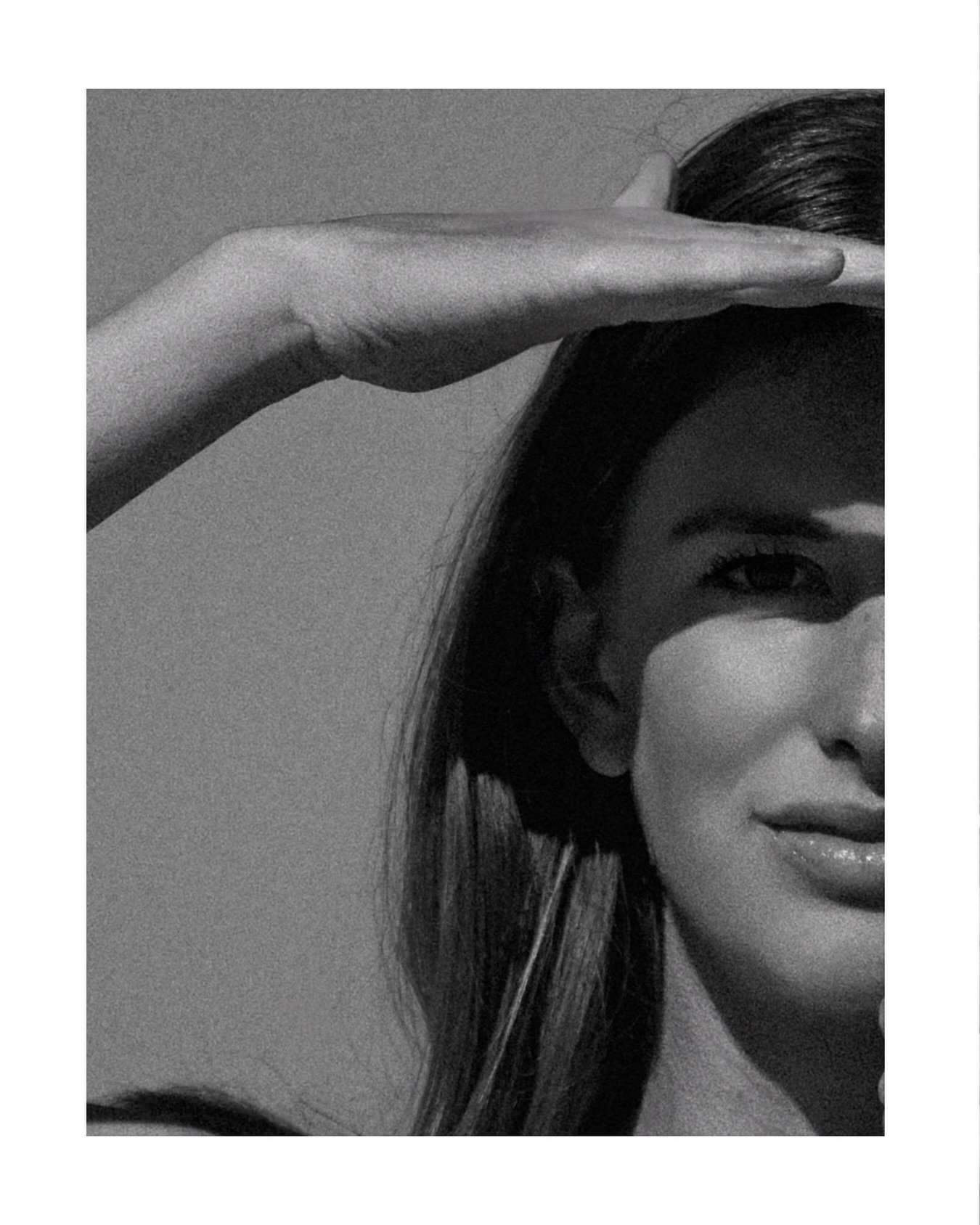 👁️
Eyes on the week ahead. 
SPF on, attitude calm
👁️