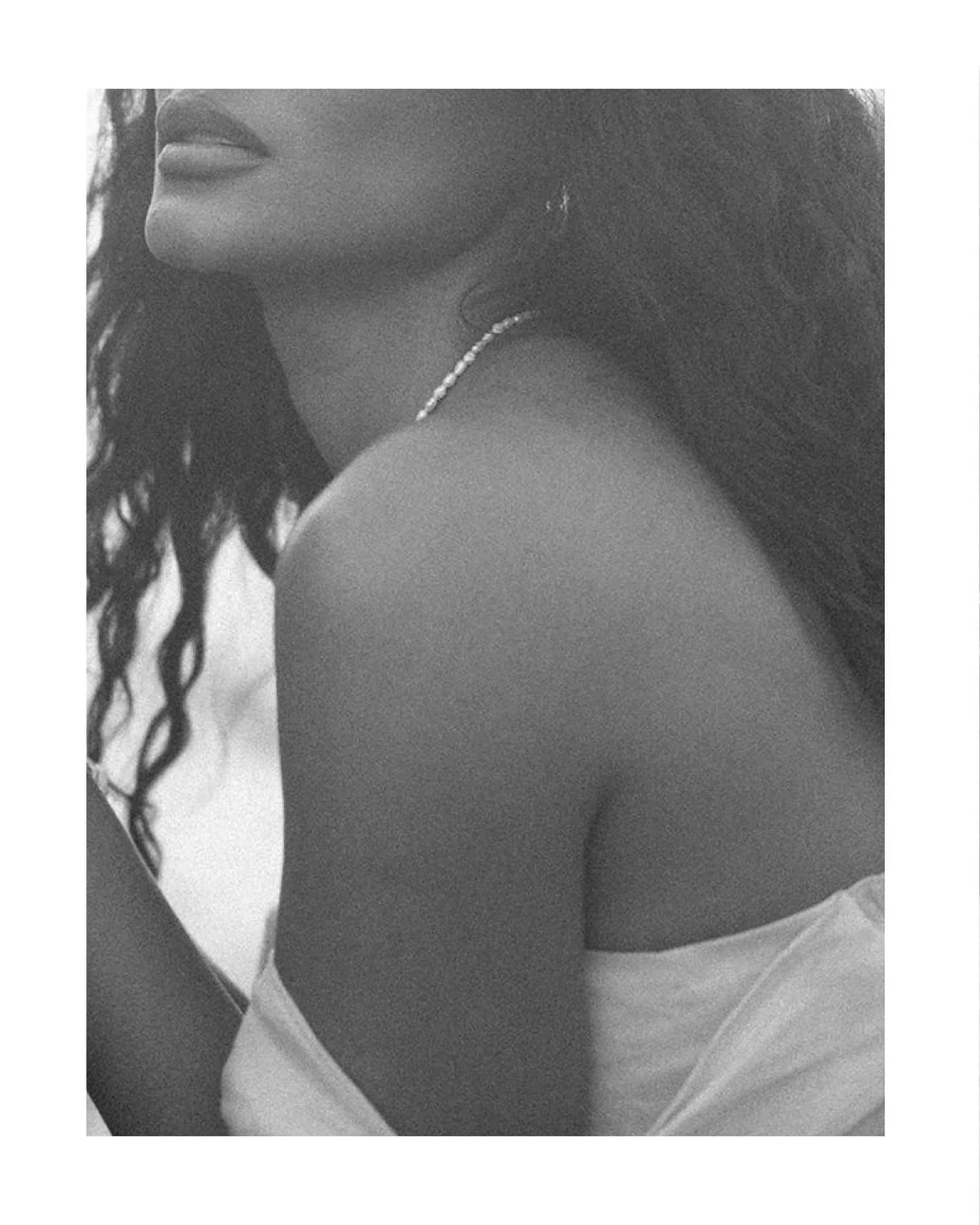 New year✨ 
same ocean, flawless  skin..
.
.
.
#oshanessentials