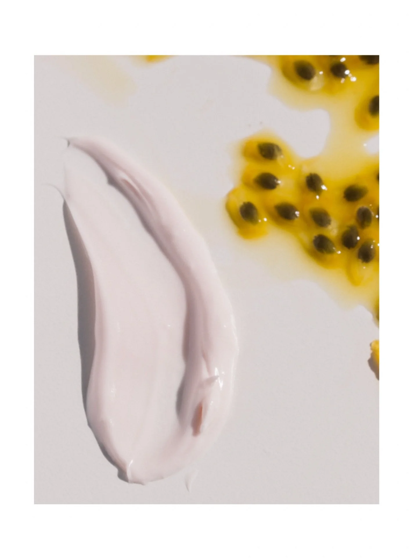 Alana Face Souffl&eacute;, swirled beside fresh lilikoi.
Brightening hydration with passionfruit seed oil, ceramides , and hyaluronic acid &mdash;designed to nourish and illuminate 🩷