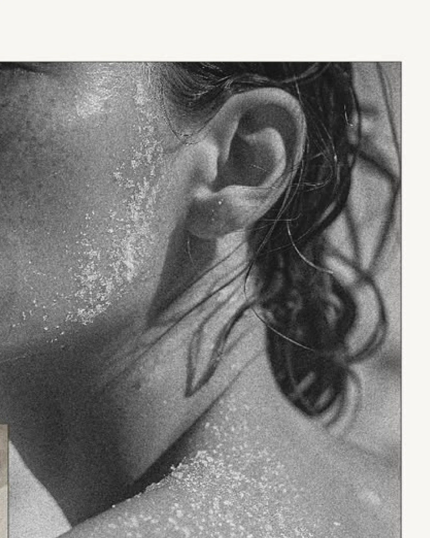 Salt, rain, sun, skin.
Life here is beautiful and elemental 🤍