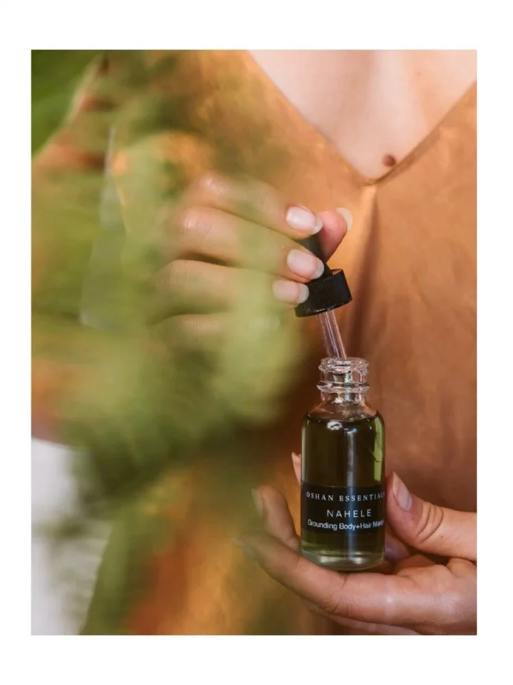 NĀHELE
n. Forest, grove, wilderness, bush; trees, shrubs, vegetation.

A grounding scent for the part of you that feels most at home beneath the trees. Cypress, cedarwood, juniper berry, patchouli, blue tansy, and Hawaiian sandalwood settle into the 