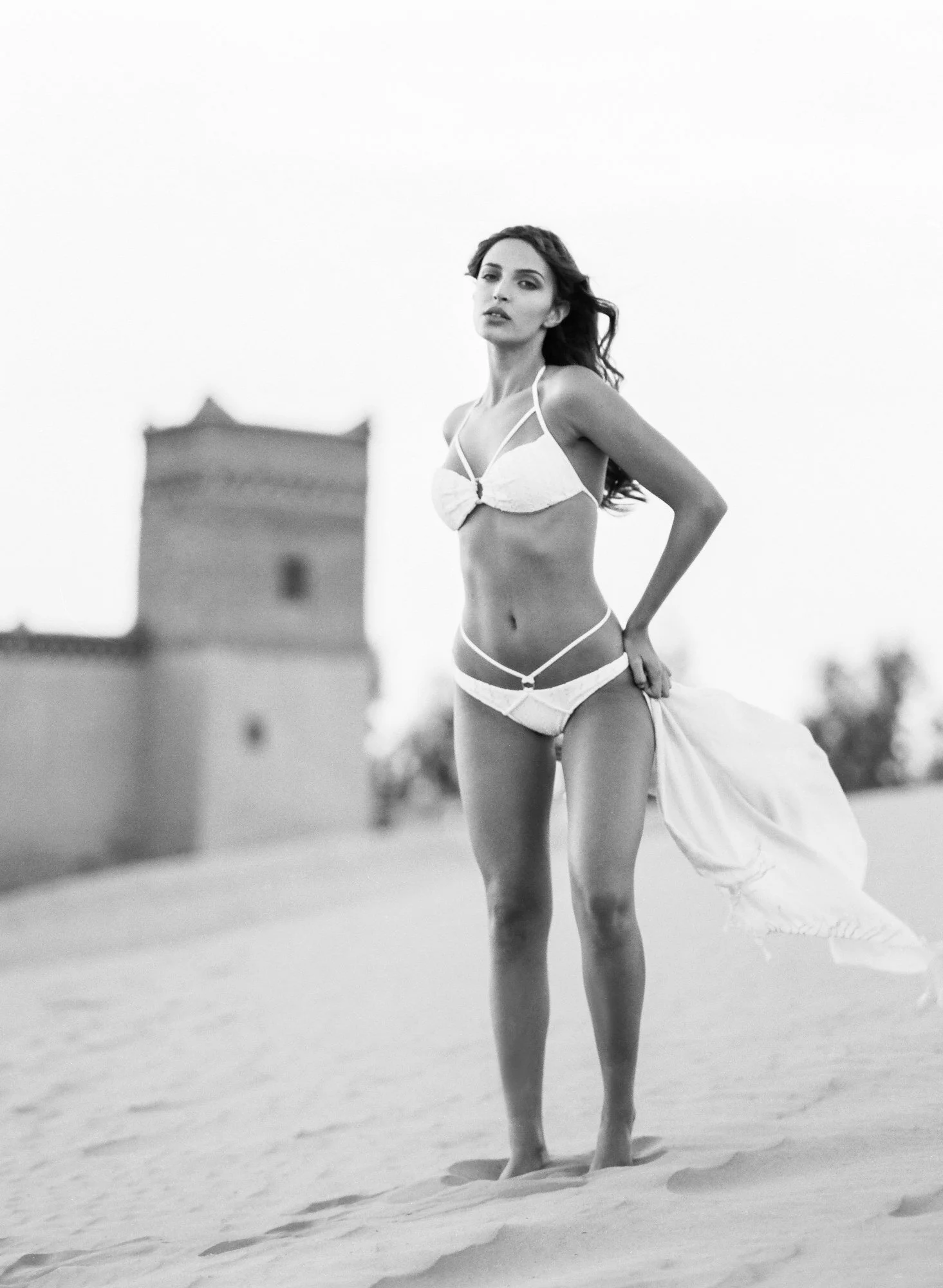 Black and white beach portrait by Pedro Lucas