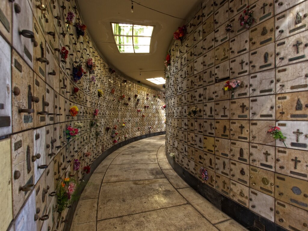 Rosa chacarita cemetery.jpg