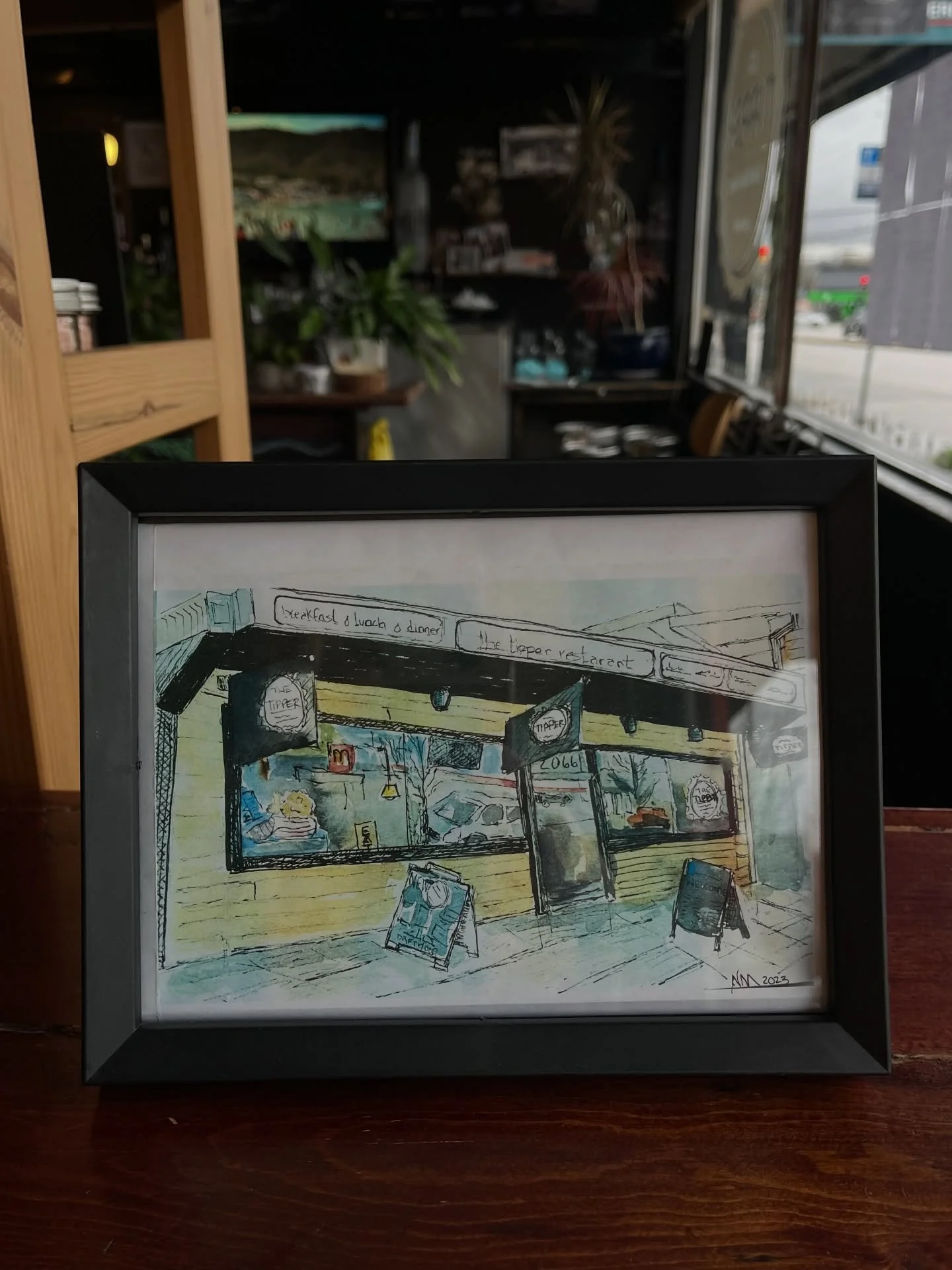 Come for the food, stay for the charm. 
🪴🖼️☕️📖📝💚
C to the power of 3: Cozy, Casual, Comforting.