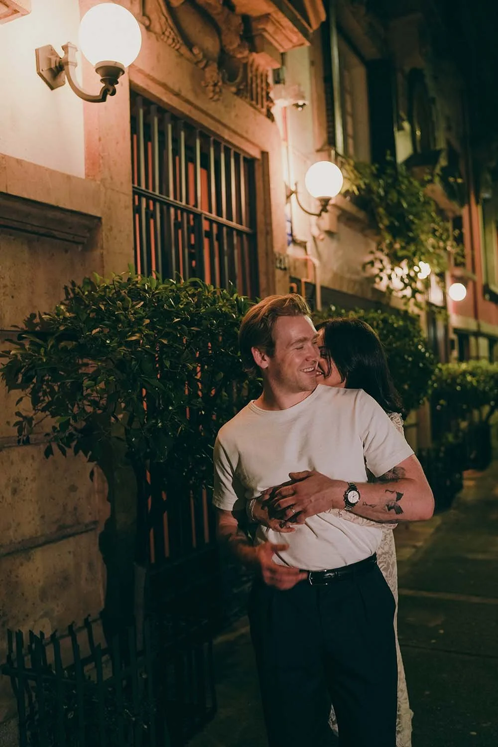 CINEMATIC NIGHT MEXICO CITY COUPLE PHOTOS IN BOHEMIAN ROMA NORTE24.jpg