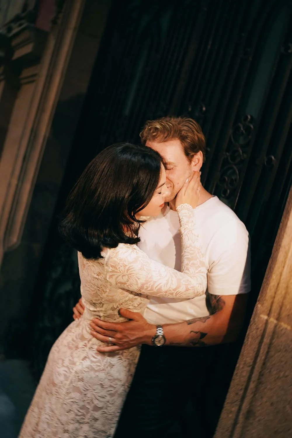 CINEMATIC NIGHT MEXICO CITY COUPLE PHOTOS IN BOHEMIAN ROMA NORTE13.jpg