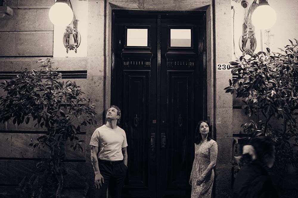 CINEMATIC NIGHT MEXICO CITY COUPLE PHOTOS IN BOHEMIAN ROMA NORTE21.jpg