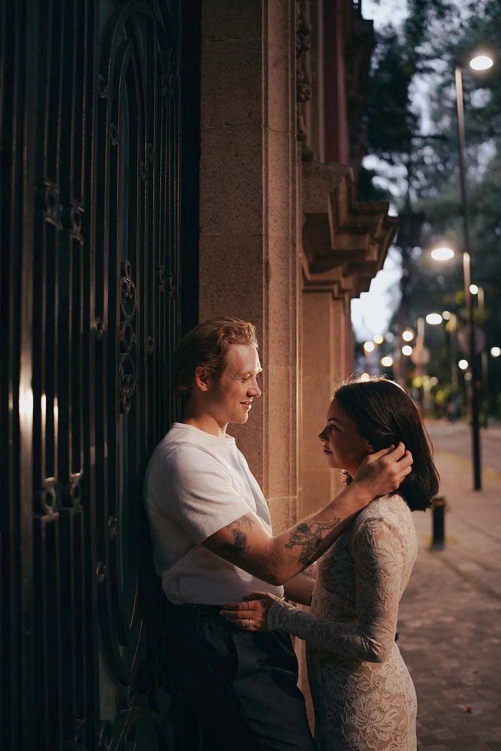 CINEMATIC NIGHT MEXICO CITY COUPLE PHOTOS IN BOHEMIAN ROMA NORTE9.jpg