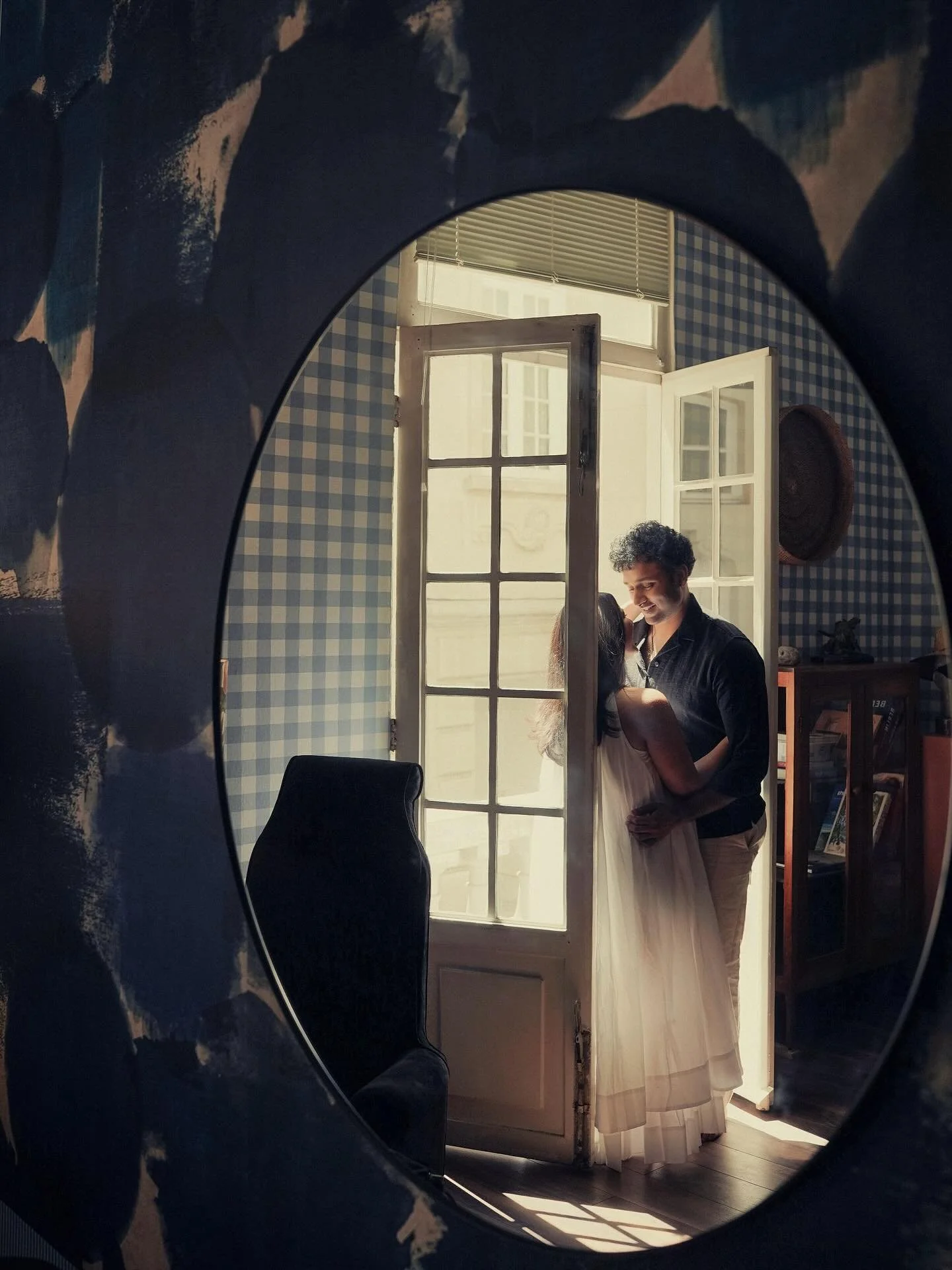 Cinematic Romance in Mexico City &mdash; &iquest;cu&aacute;l foto te gusta m&aacute;s? ✨#mexicocityphotographer #cinematicportrait #dirtybootsmessyhair #couplephotographyideas 

Keywords:
romantic couple photoshoot, love story, Mexico City, cinematic