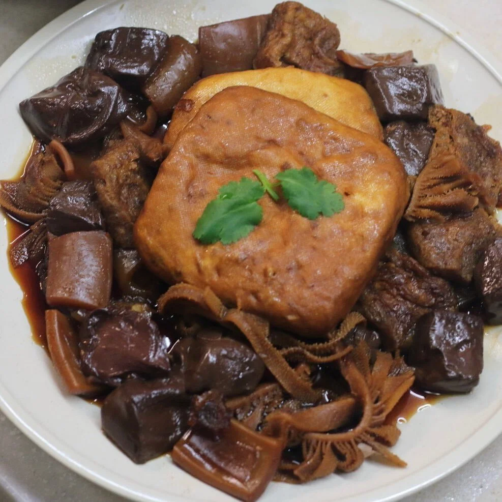 Have you ever tried &ldquo;cart noodles&rdquo; in Hong Kong? You can choose the type of noodles as base, and top with flavourful ingredients you love, such as marinated innards, meat, fish balls. This is the marinated ingredients i made with sweet so