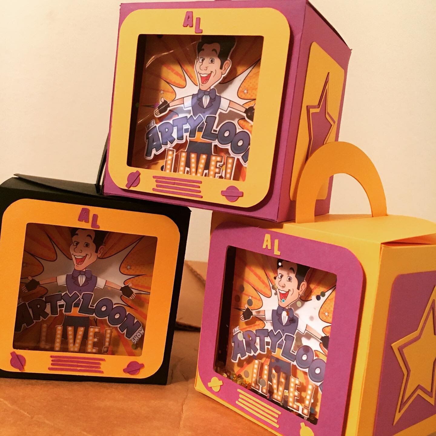 Official Arty Loon Show Tricky Tv&rsquo;s Available Now! @niftypaperstudio #magic#artyloonshow#magictricks
#magician
#losangelesmagician
#worklife
#kidsmagic
#geekmagic#awesomemagic
#covidboredom#love#magiclife
#schoolmagic#kidstuff#trending
#virtual