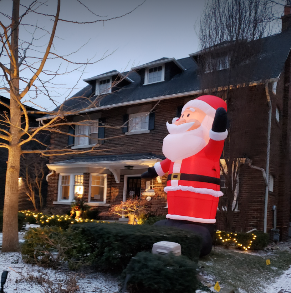  I saw a really good documentary about this Santa at Hot Docs a couple years ago. 