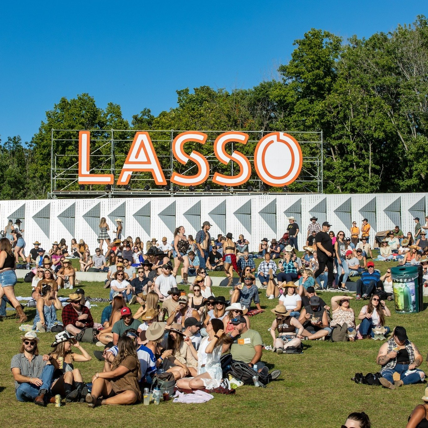 Lasso Montreal Announces 2023 Lineup — Parton and Pearl