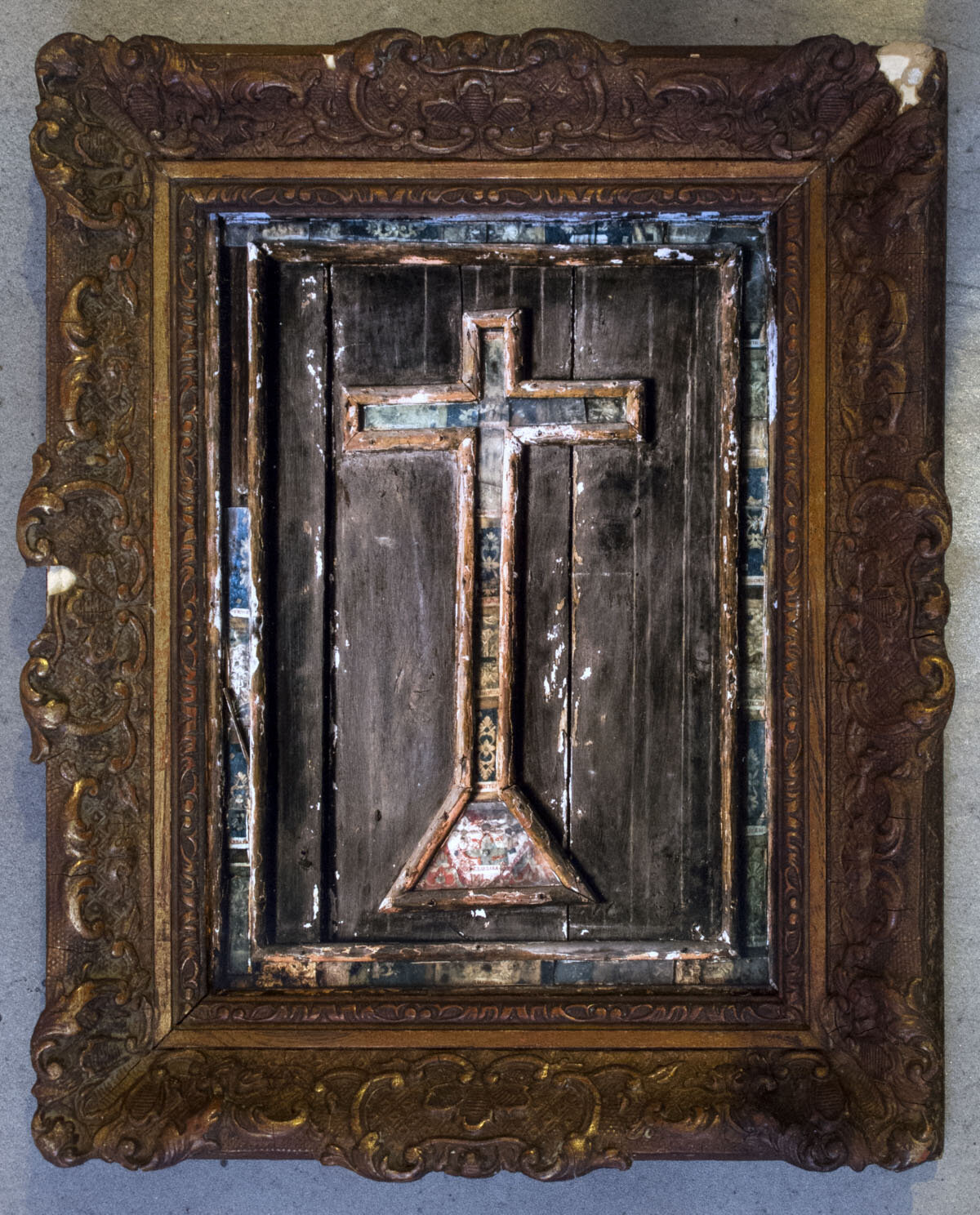 reliquary-cross_in-nomine-fidei_pedro-lobo.jpg