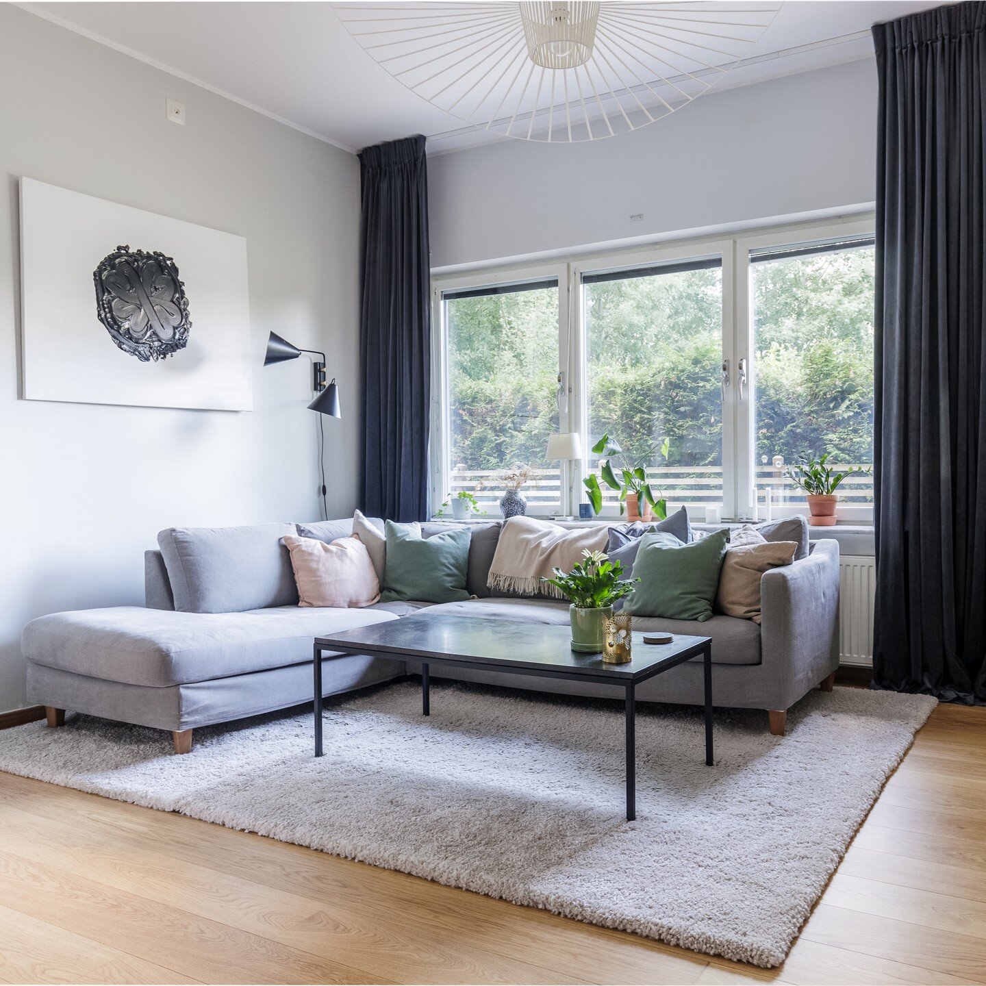Great ground-floor apartment coming up from @maklarhuset.taby / @kais_ghedamsi has all the details. Perfect if you're looking for something close to the red line.