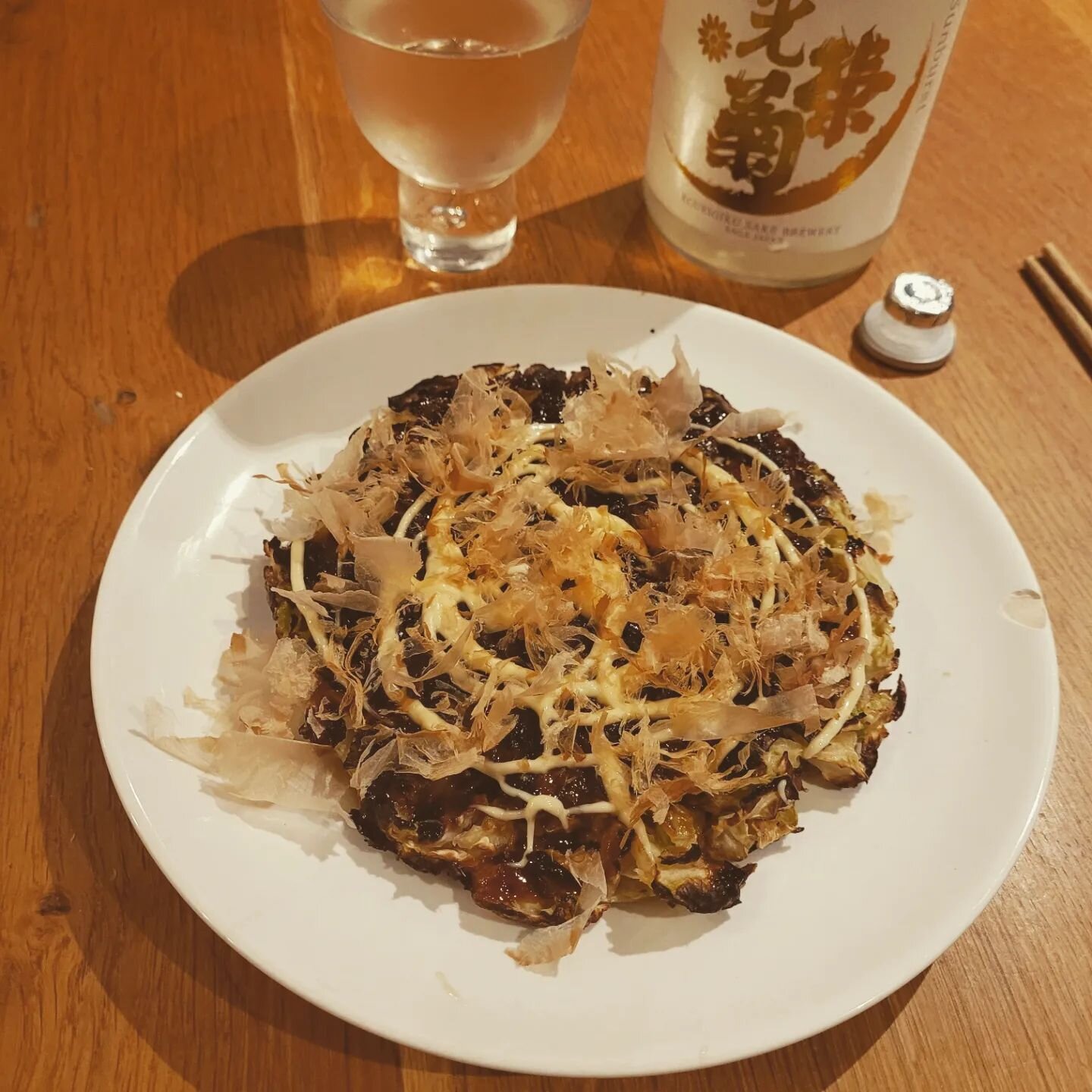 Couldn't find anyone who could make #okonomiyaki in Ireland so I had to try and perfect it myself. Getting there...

Our Australian friends @blackmarketsake have a lovely note on the brewery @koueigiku which is accompanying the okonomiyaki in the pho
