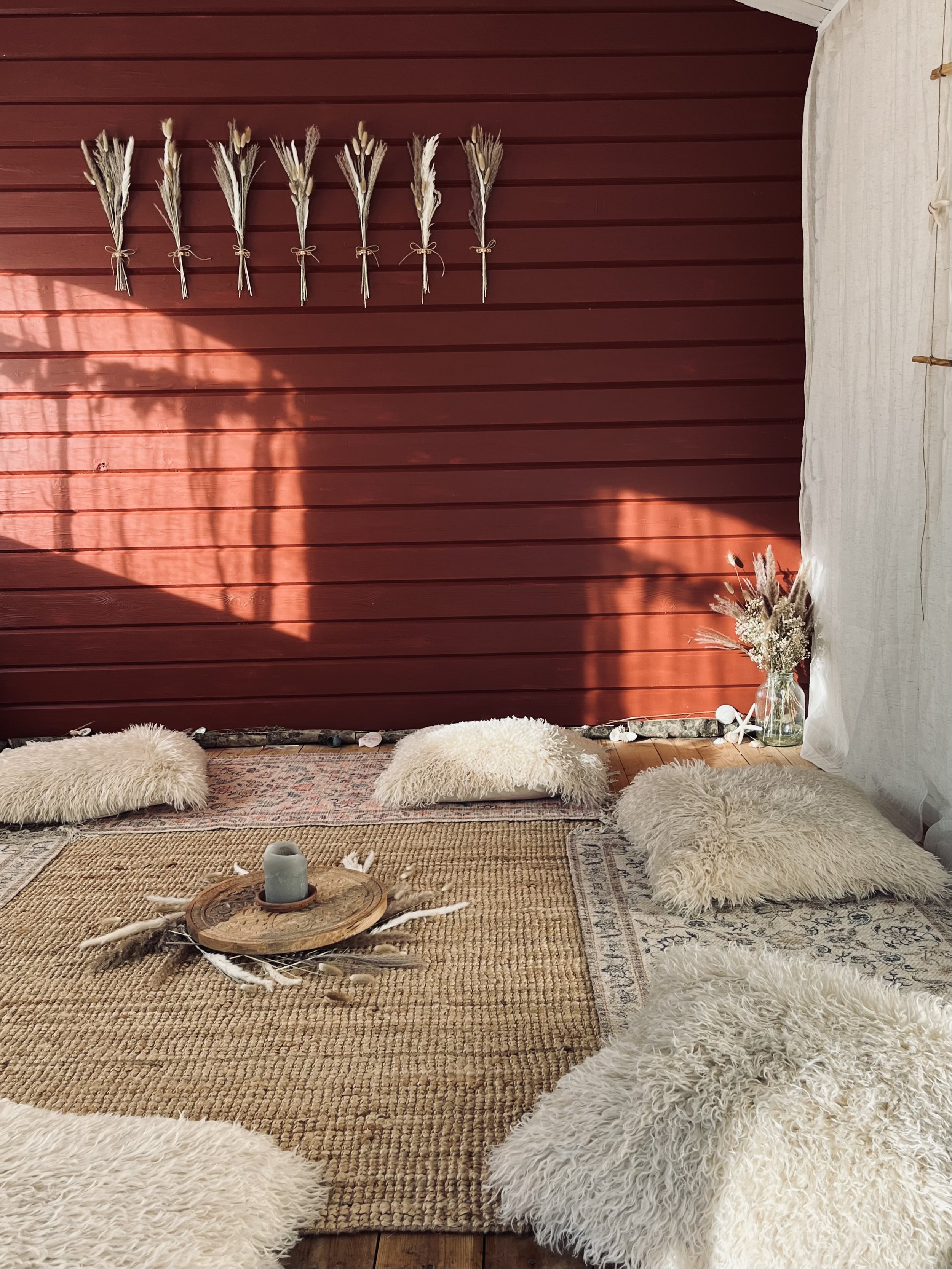 The Wild Grass Studio, based near Carnforth, South Lakes. This studio space can hold up to six women for a gathering to celebrate life's big and small moments. Women's circles, rituals and gatherings. Tailored to your celebration.