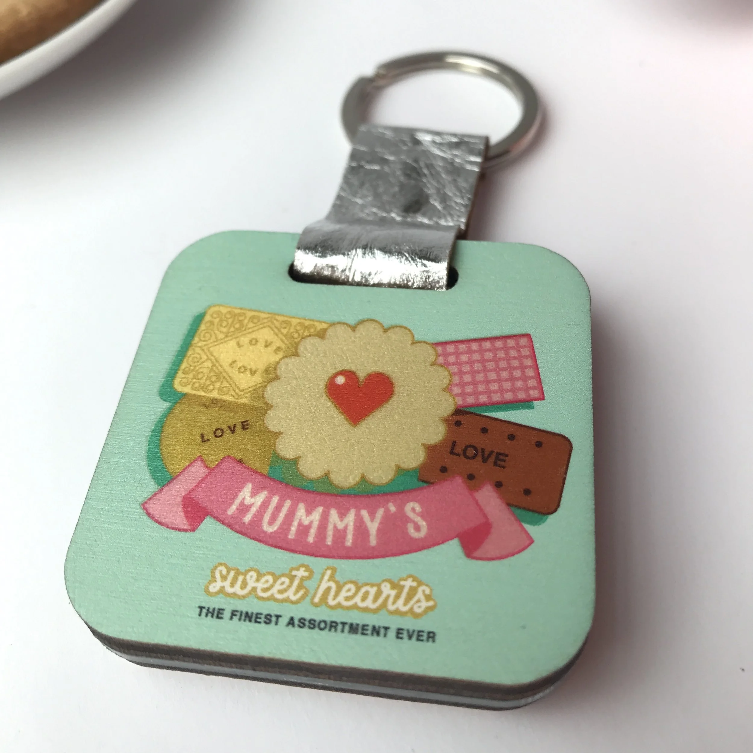 Mothers day biscuit tin keyring front.JPG