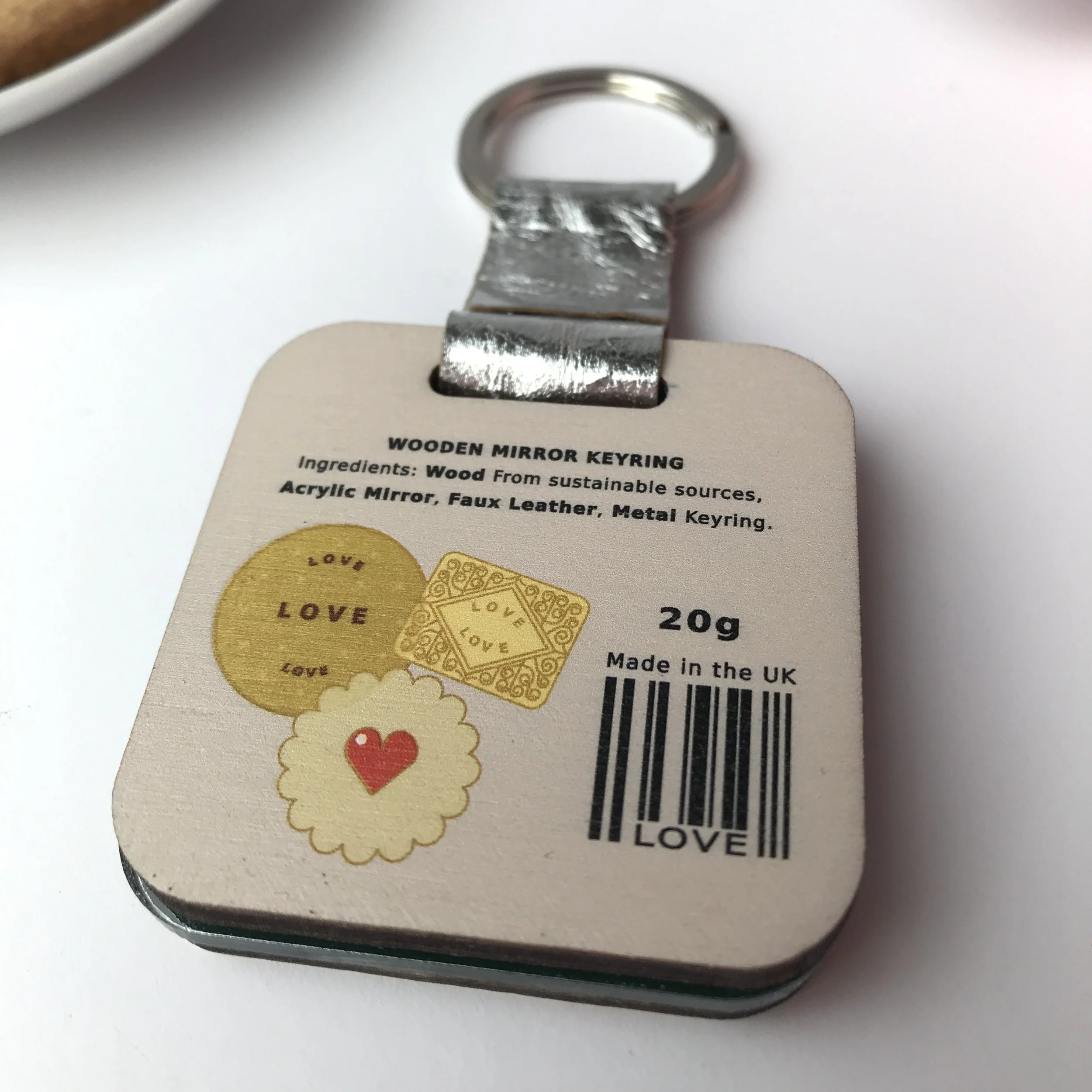 Mothers day biscuit tin keyring back.JPG