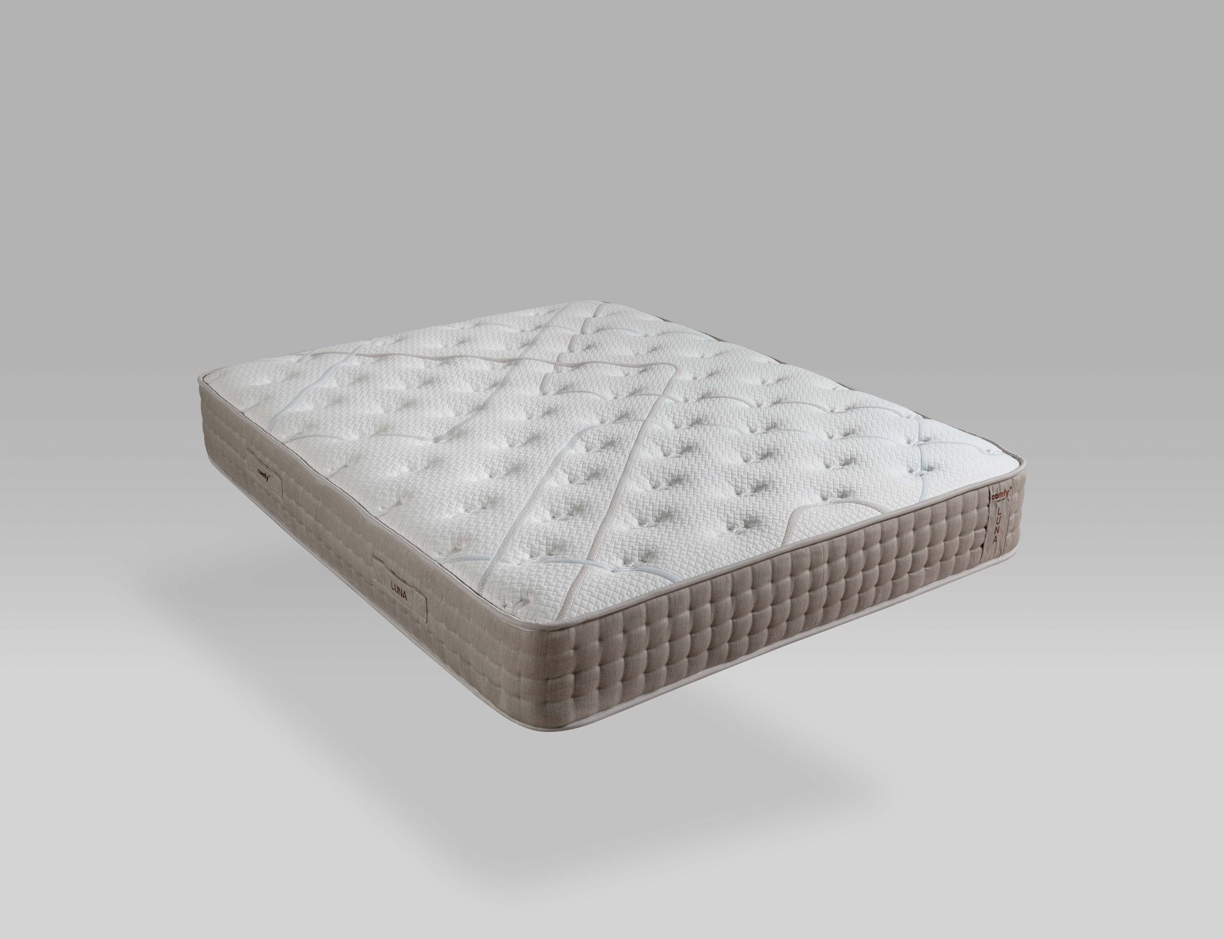 comfyluna_DSF1834.jpg