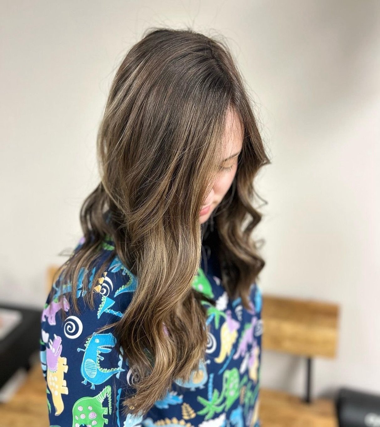Rachel took this gal from an all over high-lite to this rich natural lived in look. She can now extend her time between appointments and still see dimension. 

@5thavenuesalonhvl
@racheldrake_hvl 
#hendersonvillenc #hendersonvillencstylist #flatrockn