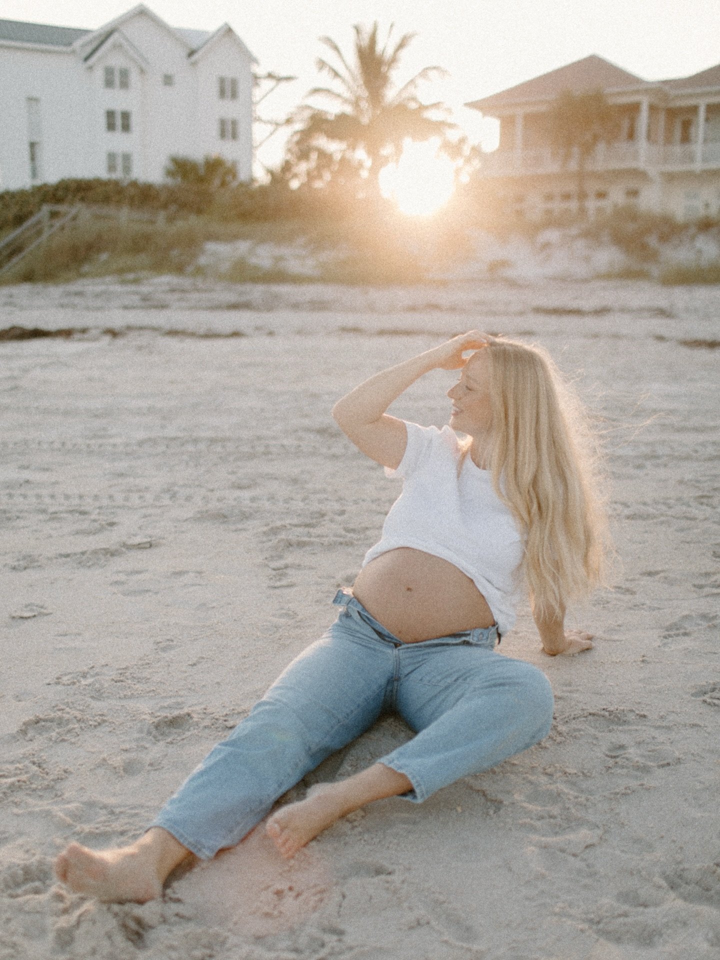 I&rsquo;ve had the honor of photographing some dear friends in their pregnancy season of motherhood lately, and it&rsquo;s been oh so sweet 🕊️ This particular friend never fails to exude so much joy, but particularly in this season of becoming a fir