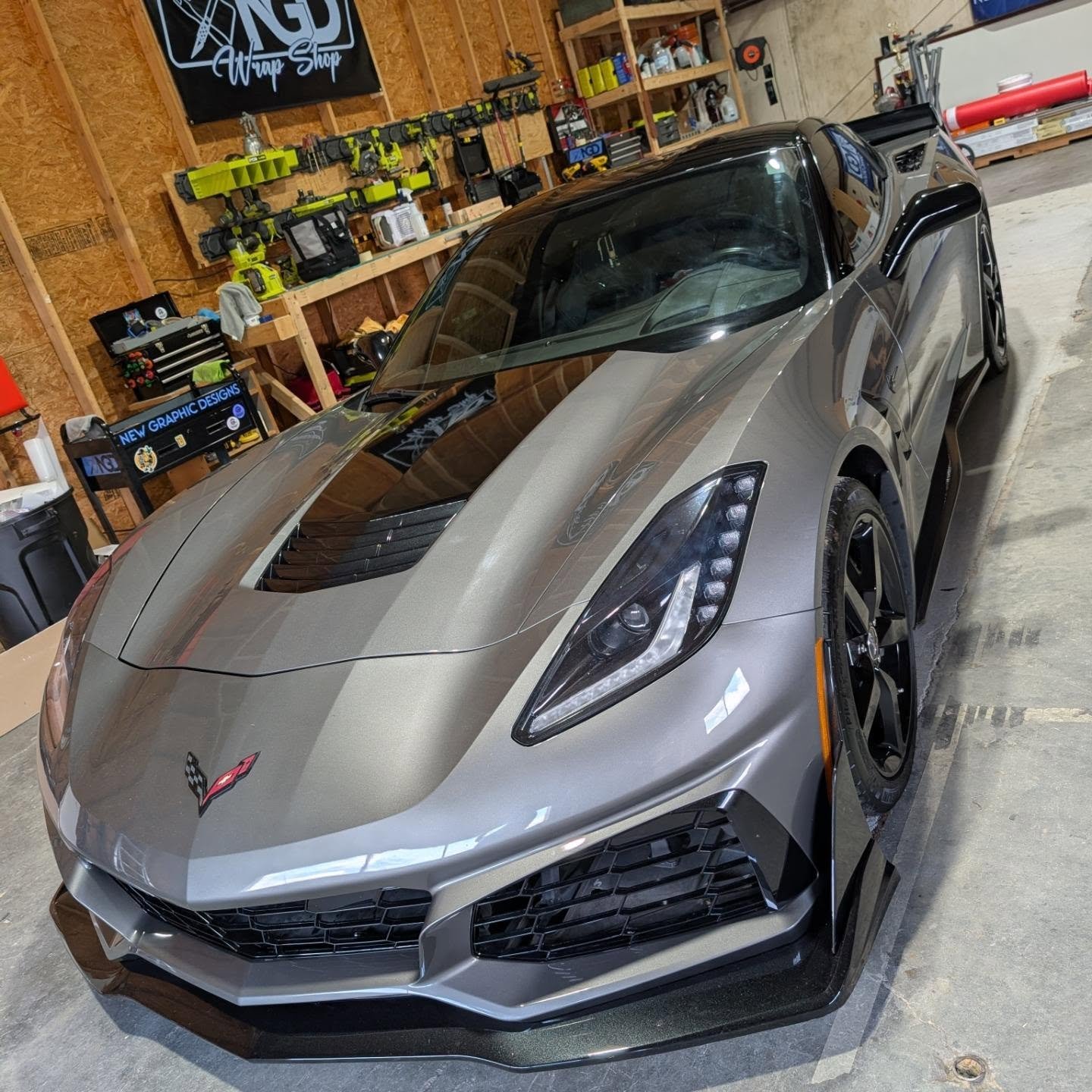 Hood and mirror accents for this beauty last week took it to the next level! 🚀🚀