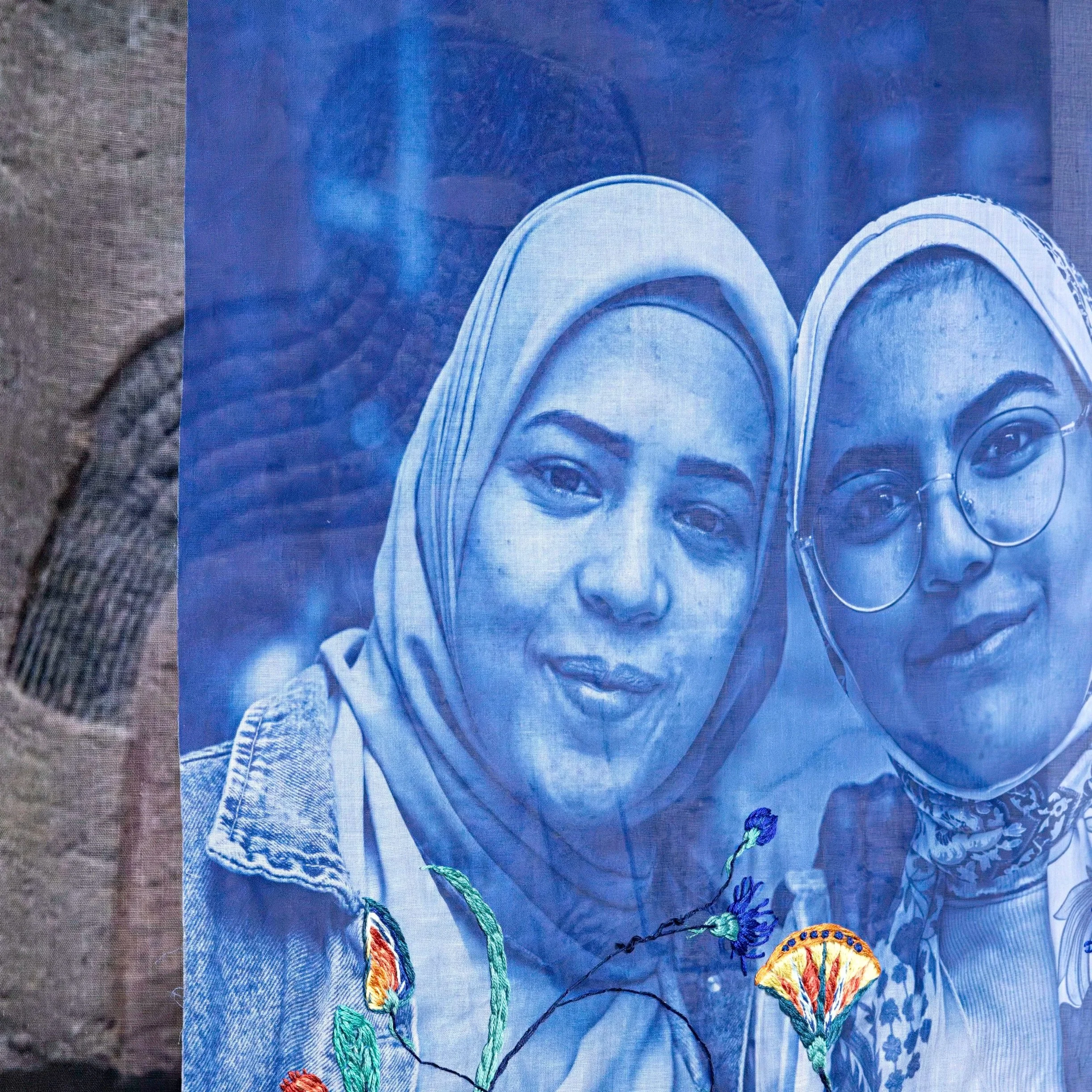 sisters-armarnaprincesses_install-detail2.jpg