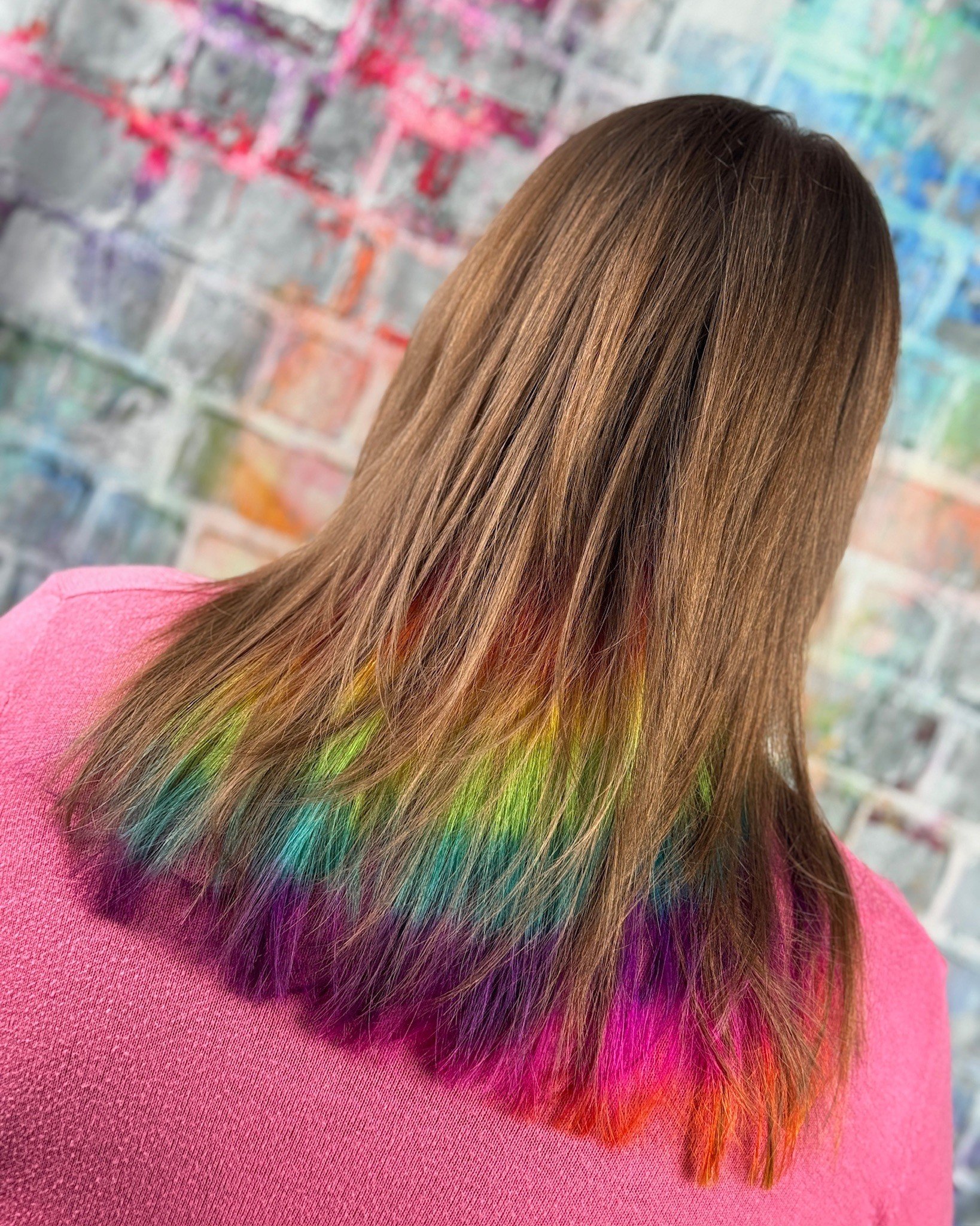 🌈🎀Rainbow Ribbons🎀🌈

✨I don&rsquo;t like to keep secrets&hellip; choppy layers let us show off this rainbow to the world!!!

🪄My Magic potions @&zwnj;manicpanic_uk @manicpanicnyc @@blondesolutionsuk ✨The ones that care @&zwnj;k18hairuk k18 Amika