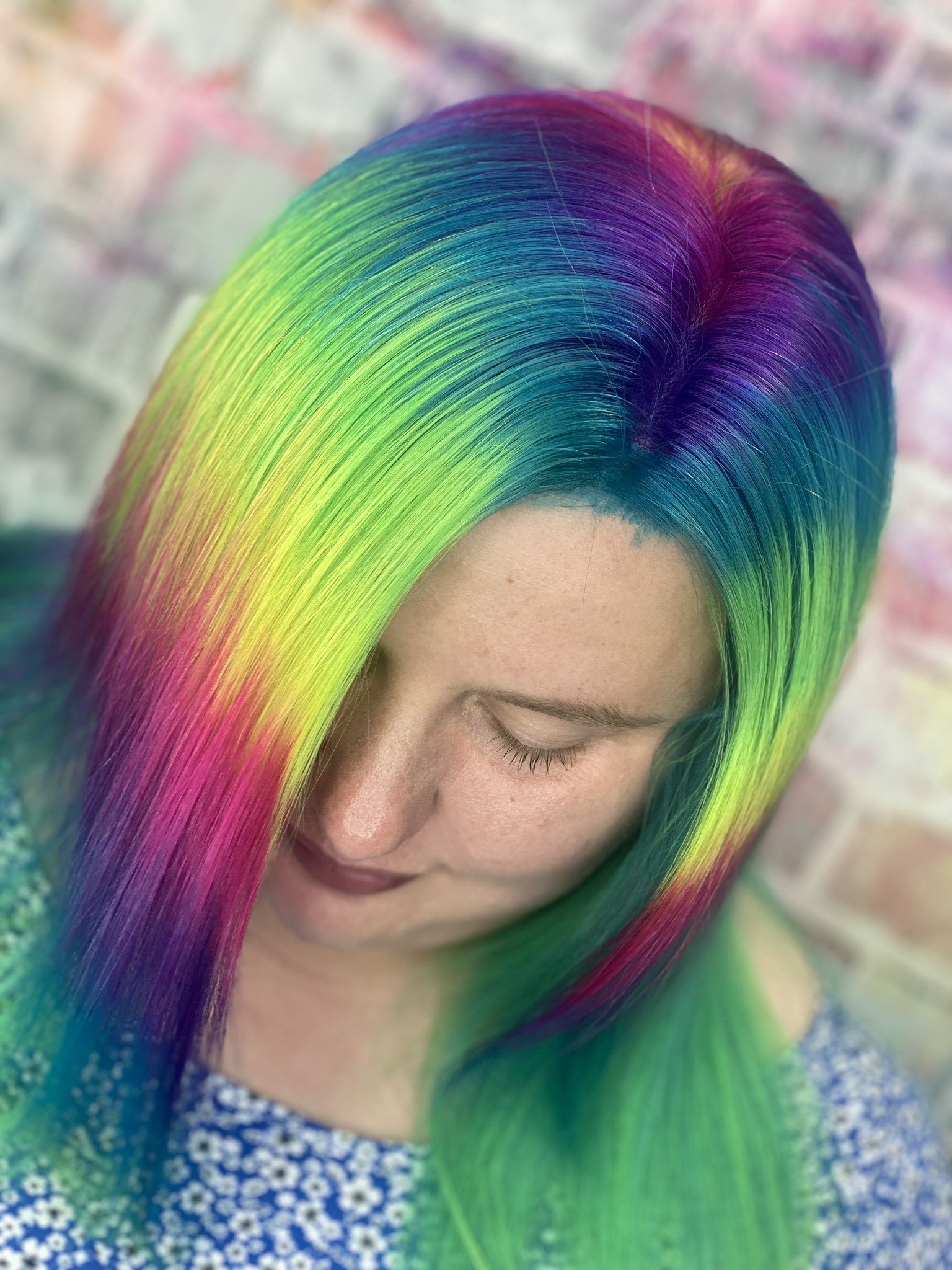 🌈✨Prism Fusion✨🌈

✨At The Art House we&rsquo;re always embarking on a vibrant voyage of colour

✨Home dye-jobs? 👎🏻 They don&rsquo;t have a patch on this! Every day is a new canvas, a fresh challenge to blend the unblendable, and bring your wildes