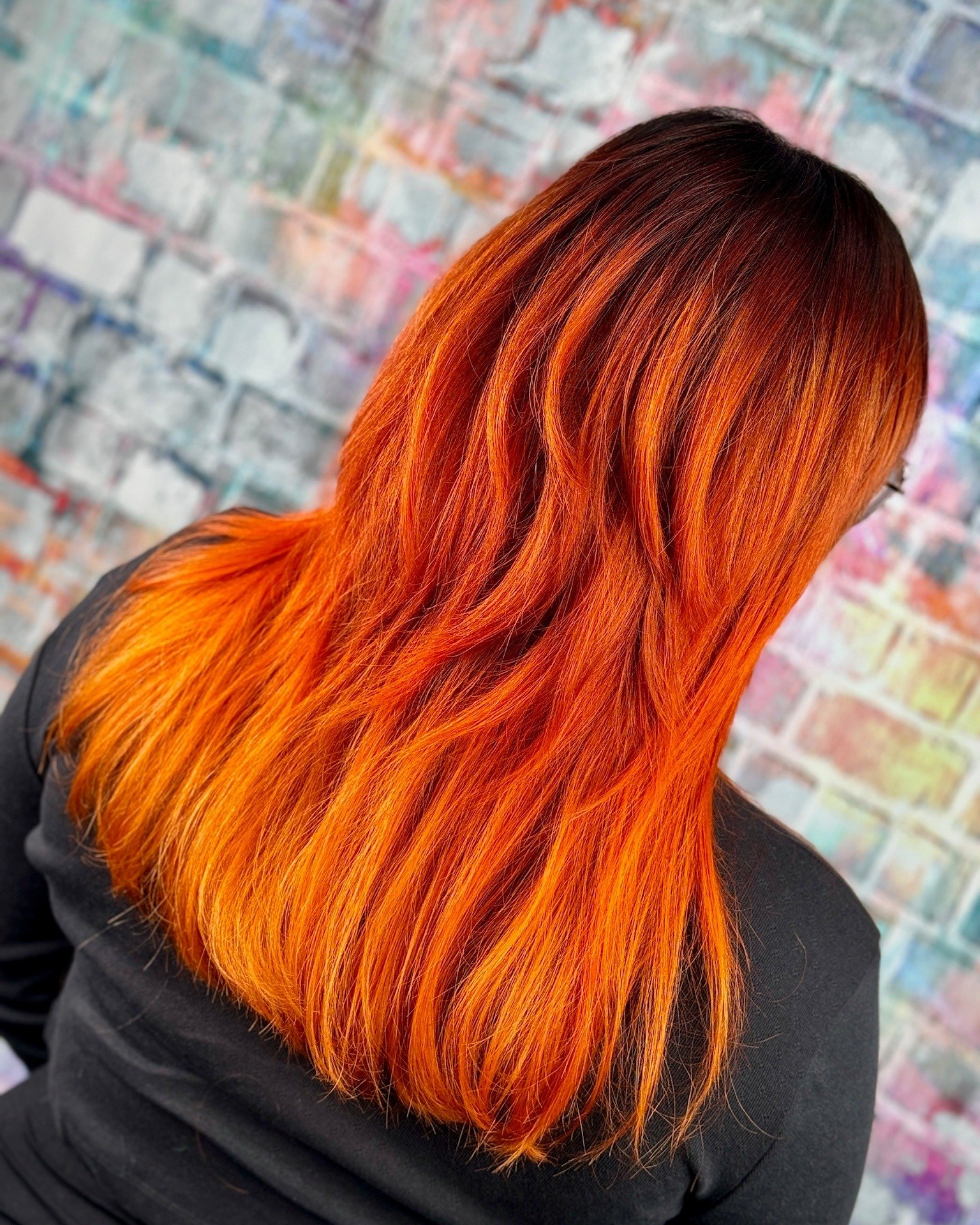 ☀️🔥 Sunset Blaze 🔥☀️

✨ When autumn calls, we scream with vibrant, fire-balls!! Is it copper? Is it orange? Or ginger? Whatever you want to call it, this blend is pure firey vibes, screaming warmth and boldness all at once 🧡

🪄My Magic potions @&